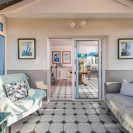 Bed & Breakfast Klondyke House 3*