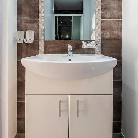 Klondyke House Nocleg ze śniadaniem 3*